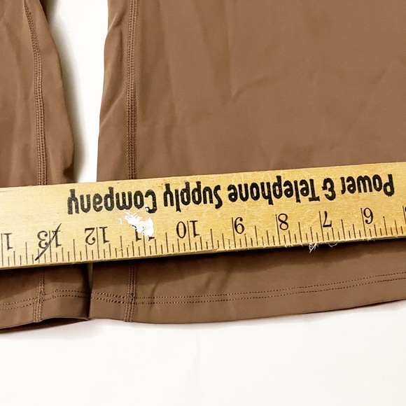 ✨HALARA - Wide Leg, Scrunched Butt✨ leggings - Picture 6 of 6